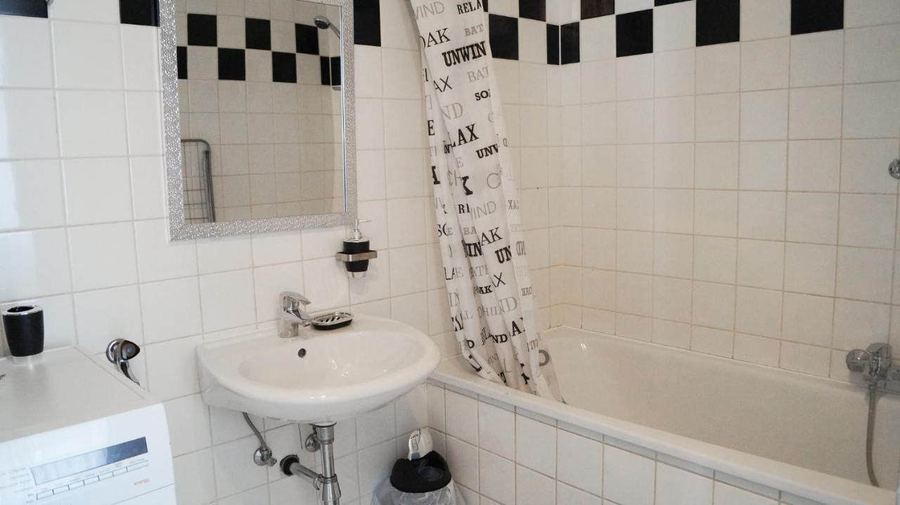 וינה Gorgeous 2Br - Spacious & Suitable For Everyone מראה חיצוני תמונה